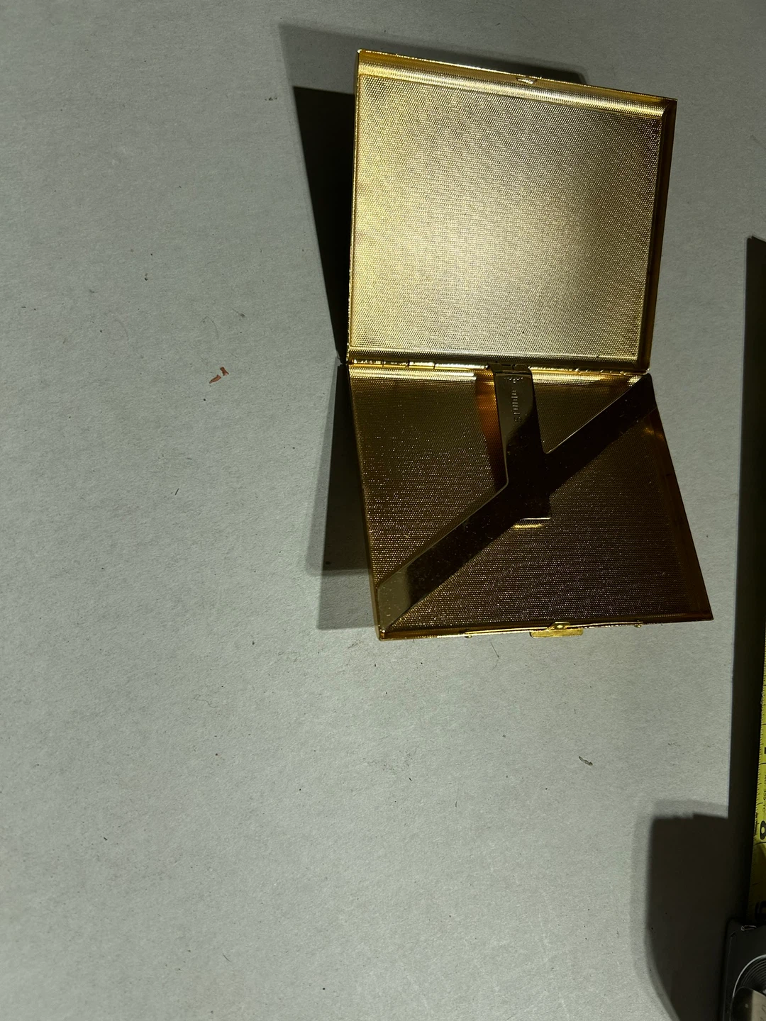 Vintage Gold Tone Compact Case - photo 2