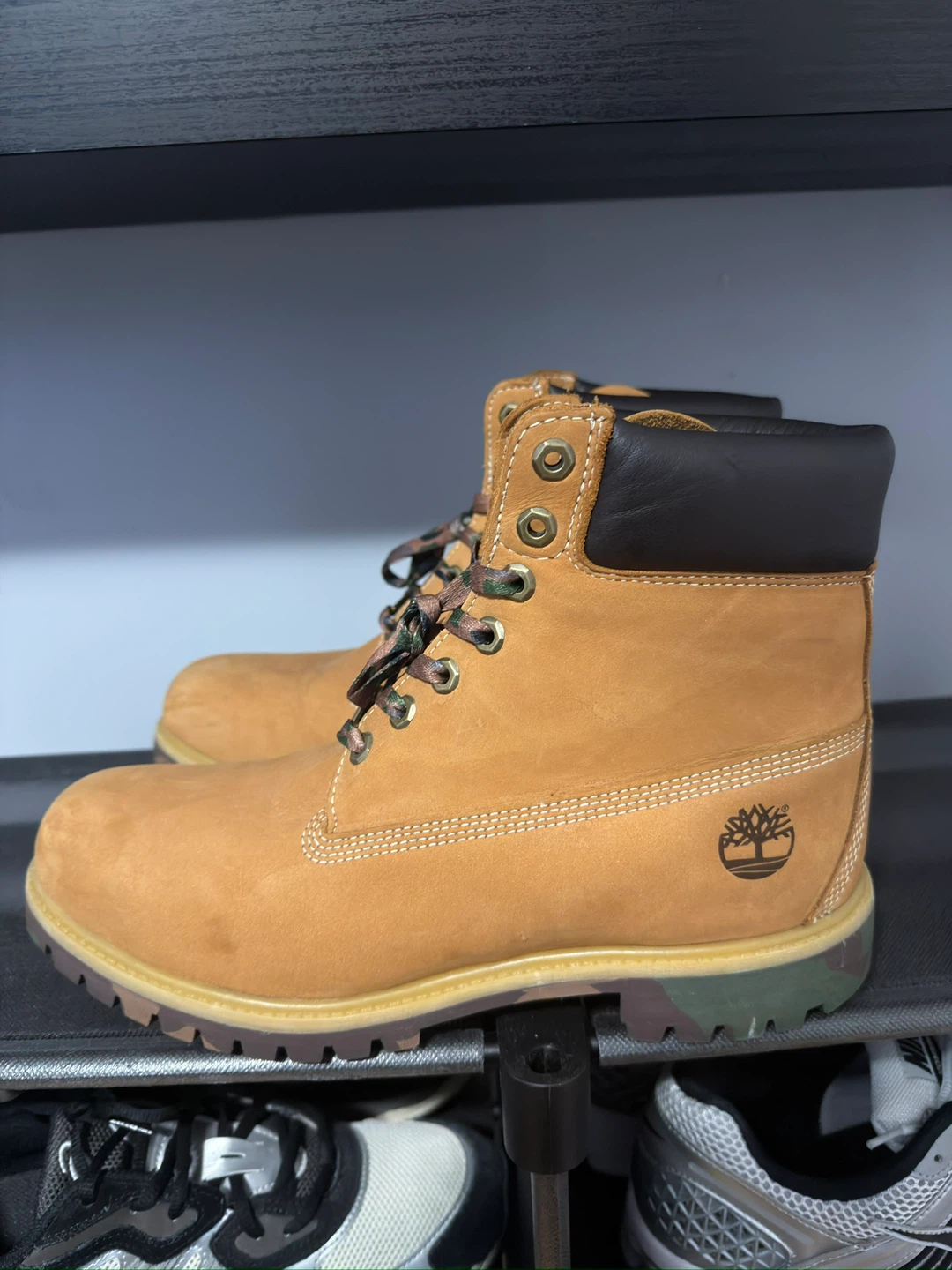 Timberland Classic Boots Size 11W - photo 4