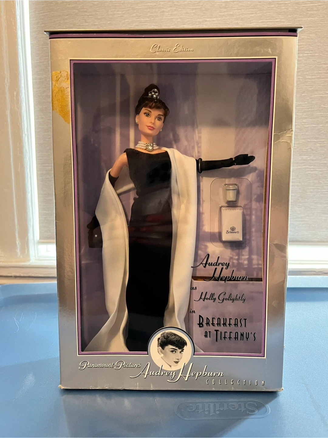 Barbie Audrey Hepburn "Holly Golightly" Black Evening Gown Doll - photo 2