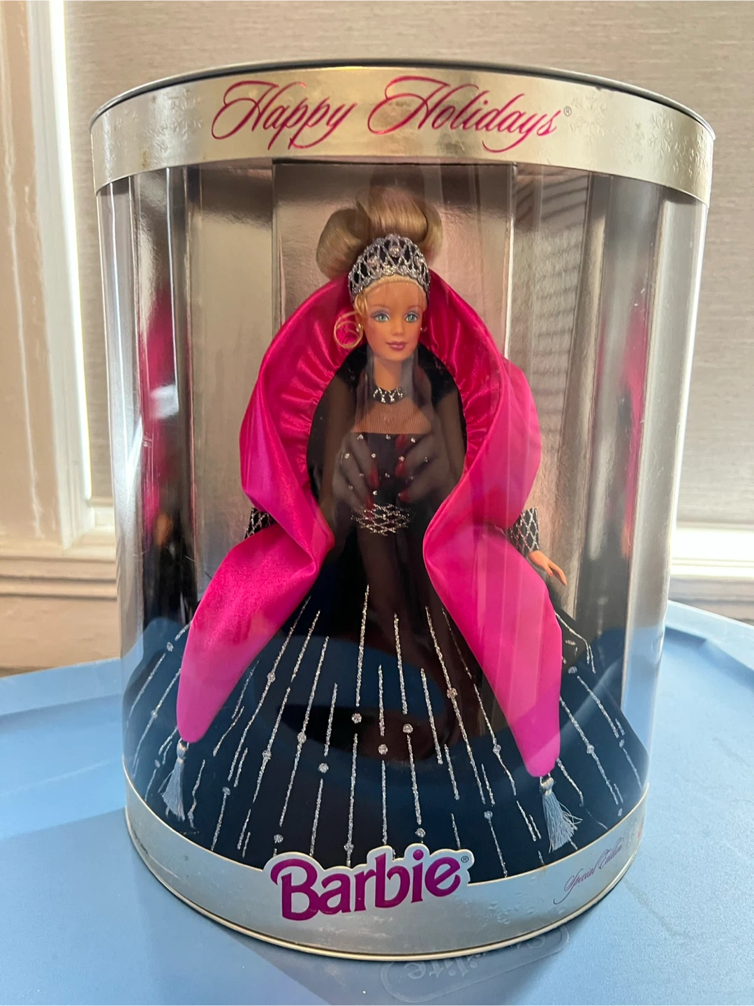 Happy Holidays Barbie Doll 1997 Special Edition - photo 2