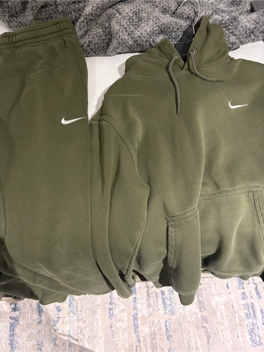 Nike Hoodie and Joggers Set - Olive Green