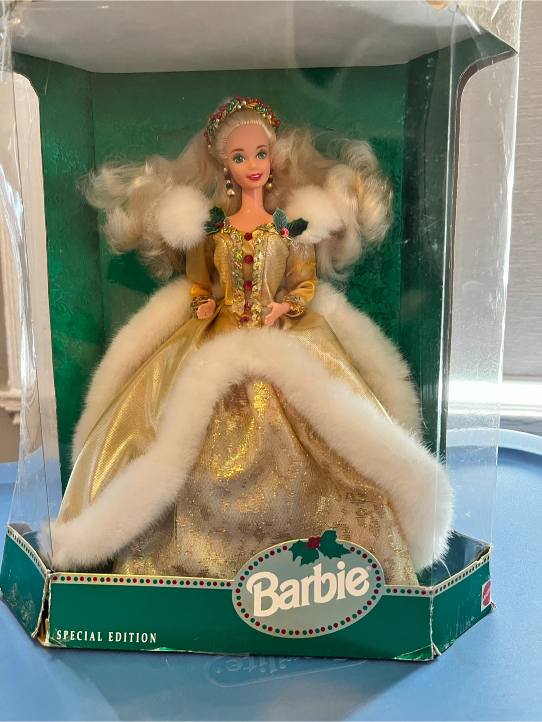 Happy Holidays Barbie Doll Special Edition - photo 3