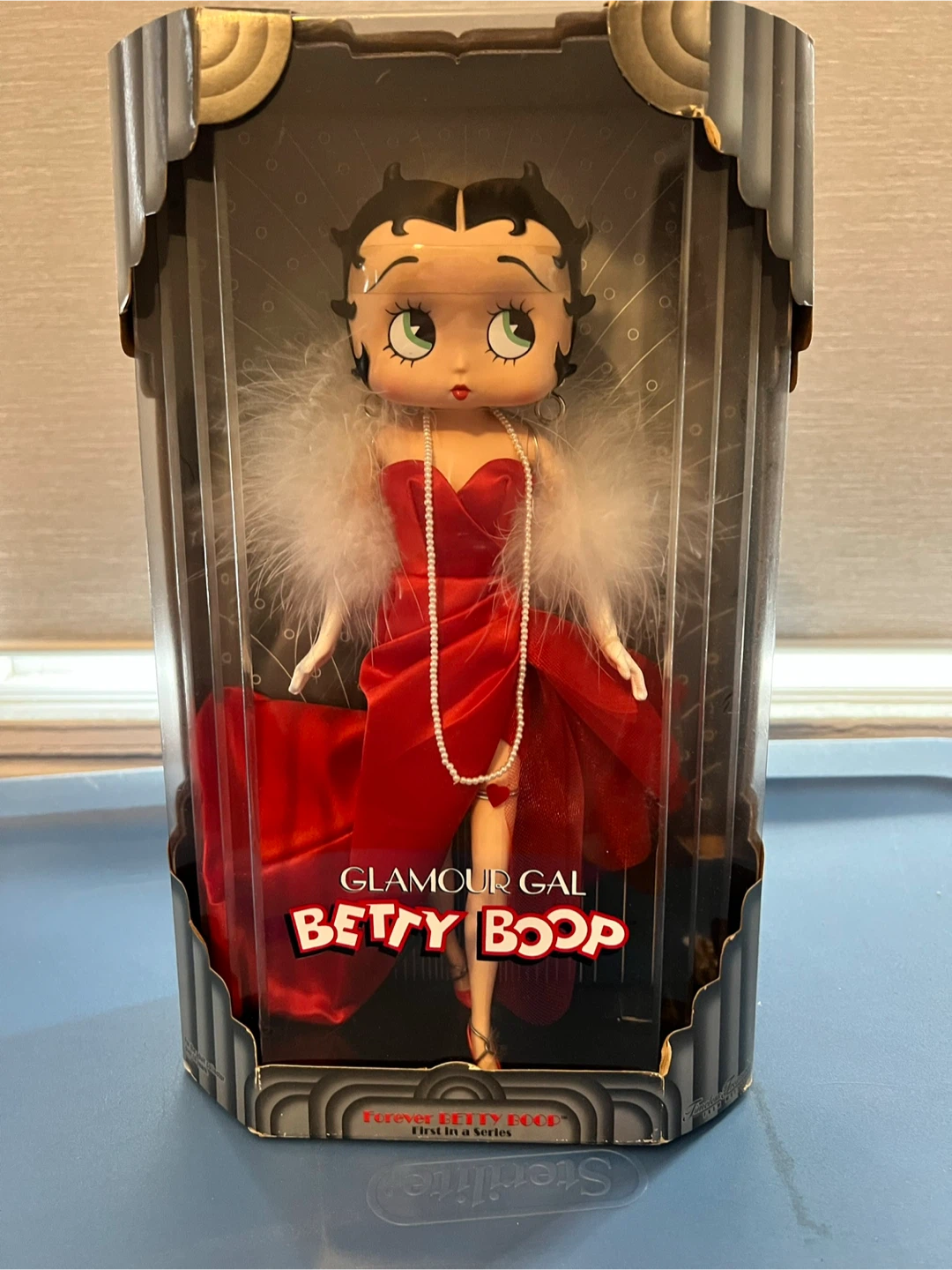 Betty Boop Glamour Gal Collector Doll - photo 2