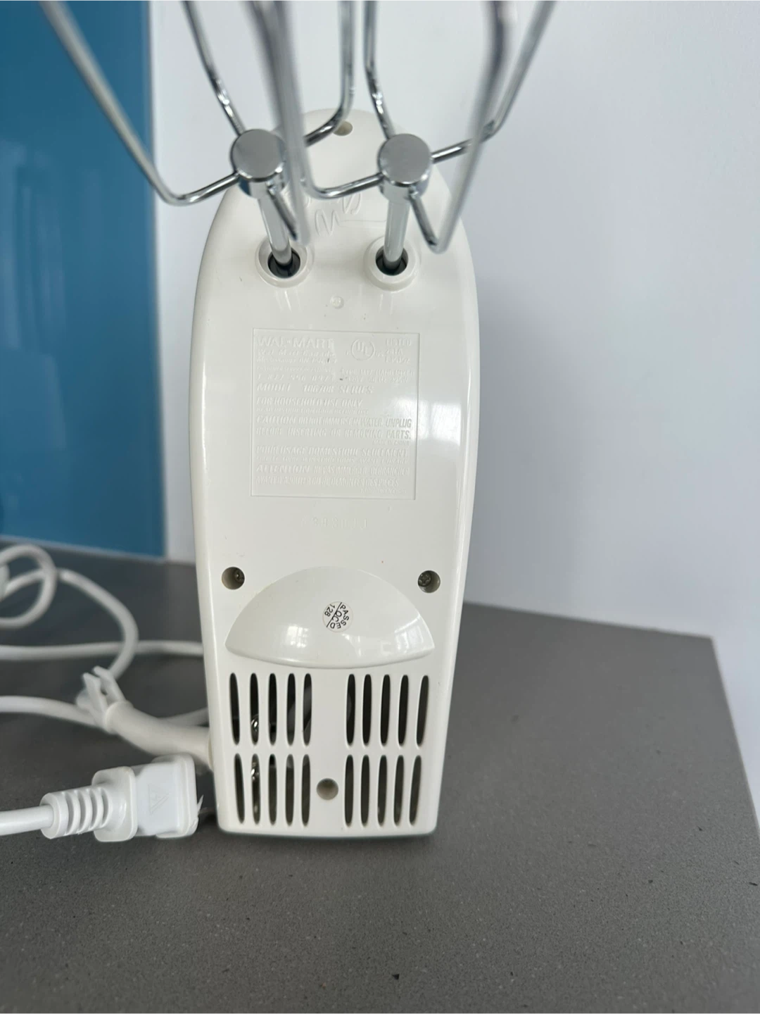 GE 6-Speed Hand Mixer with Attachments - photo 2