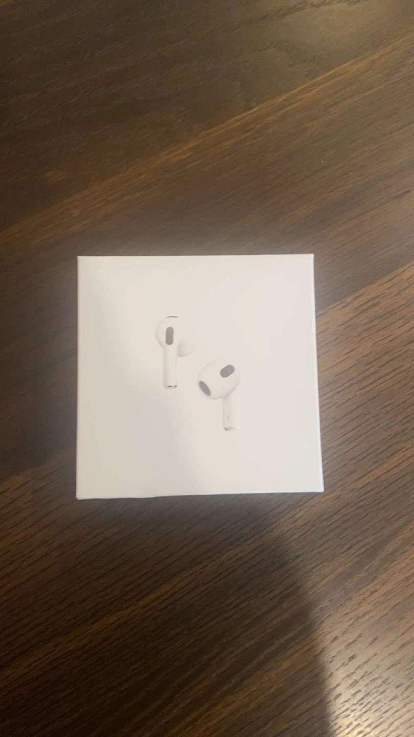 Apple AirPods (3rd generation) with MagSafe Charging Case