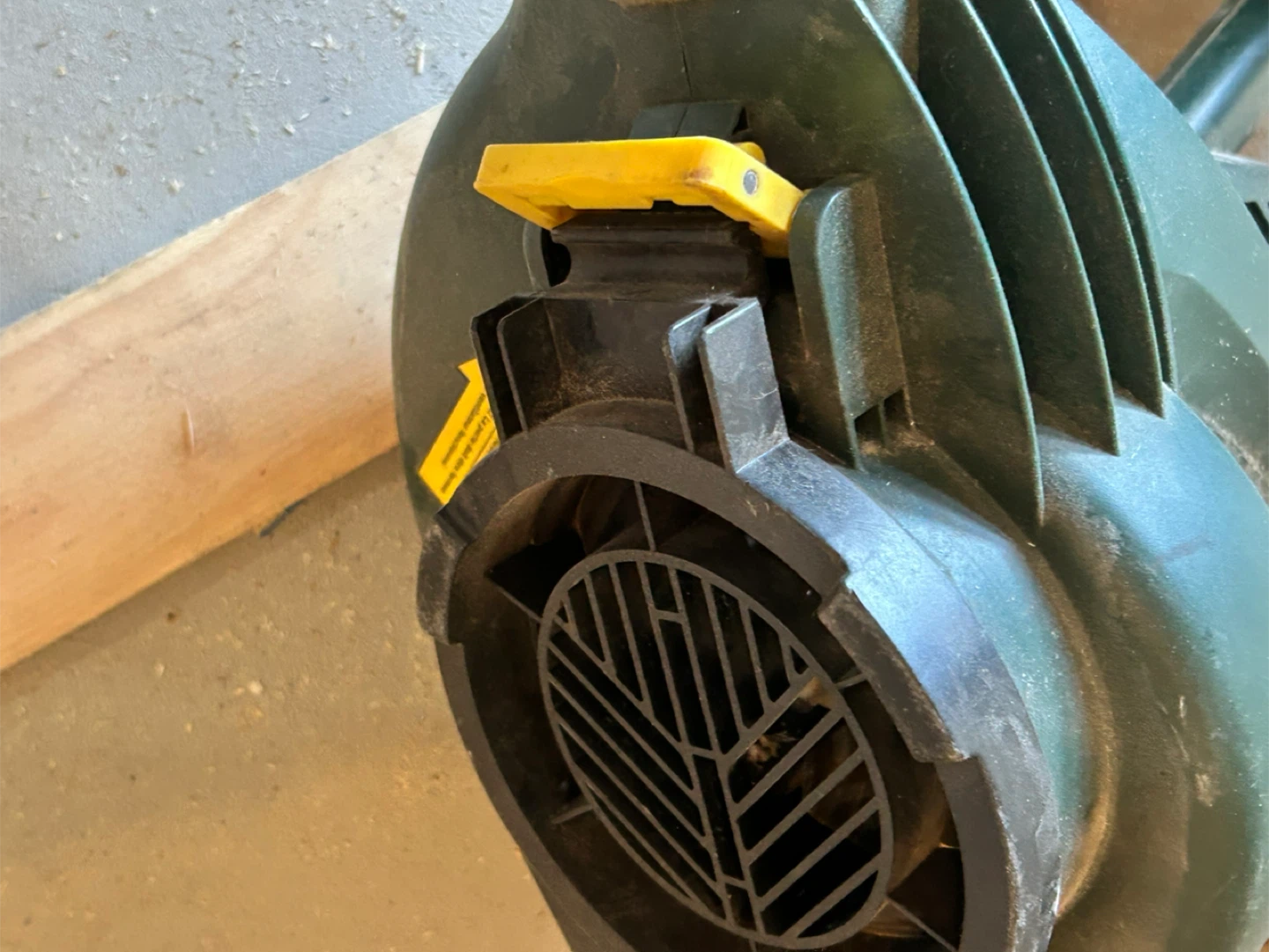 YARDWORKS 12A Premium Electric Blower/Vac with Bag - photo 5