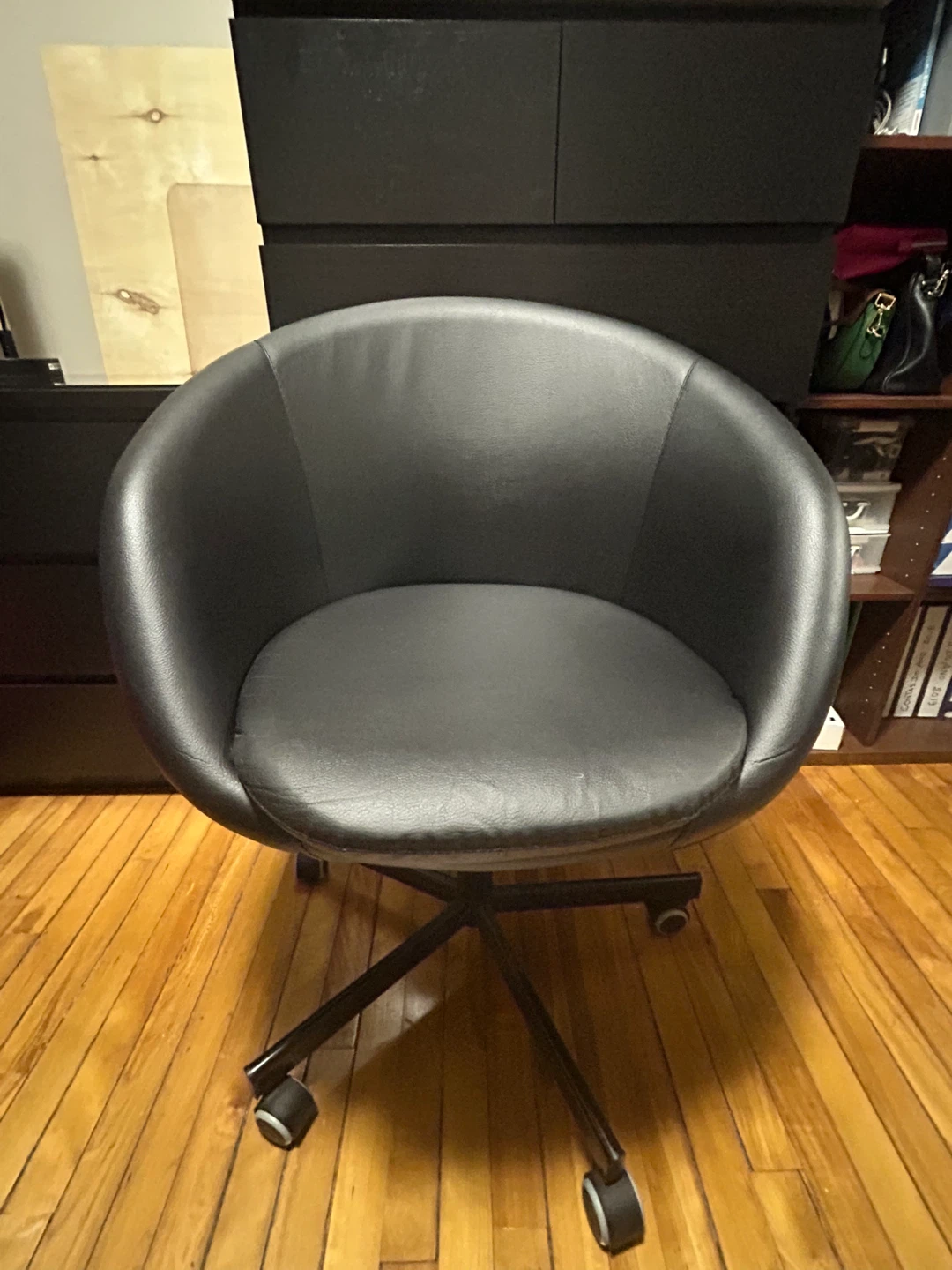 Black Swivel Office Chair - photo 2