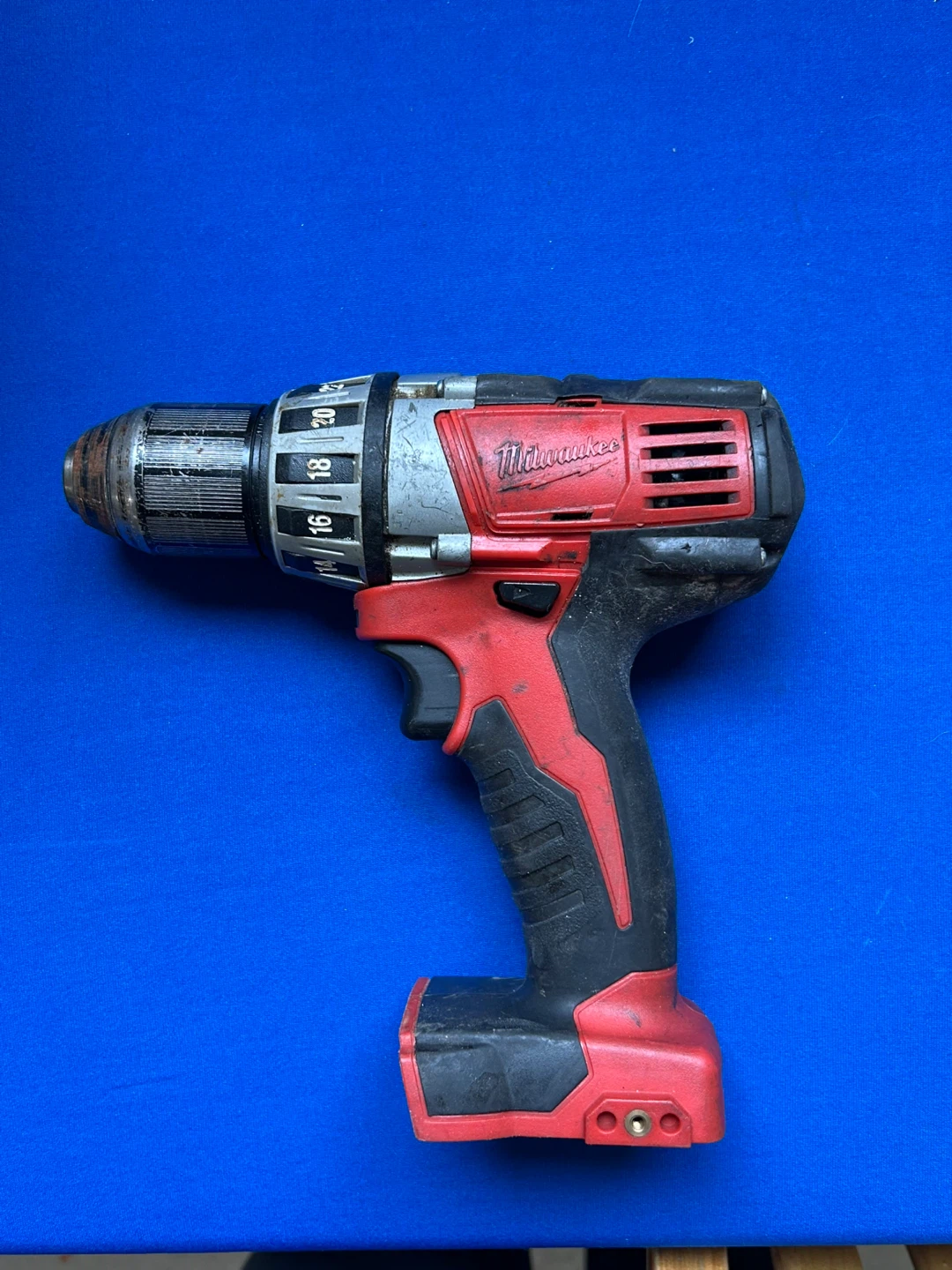 Reliable Milwaukee 1/2 inch drill - photo 2