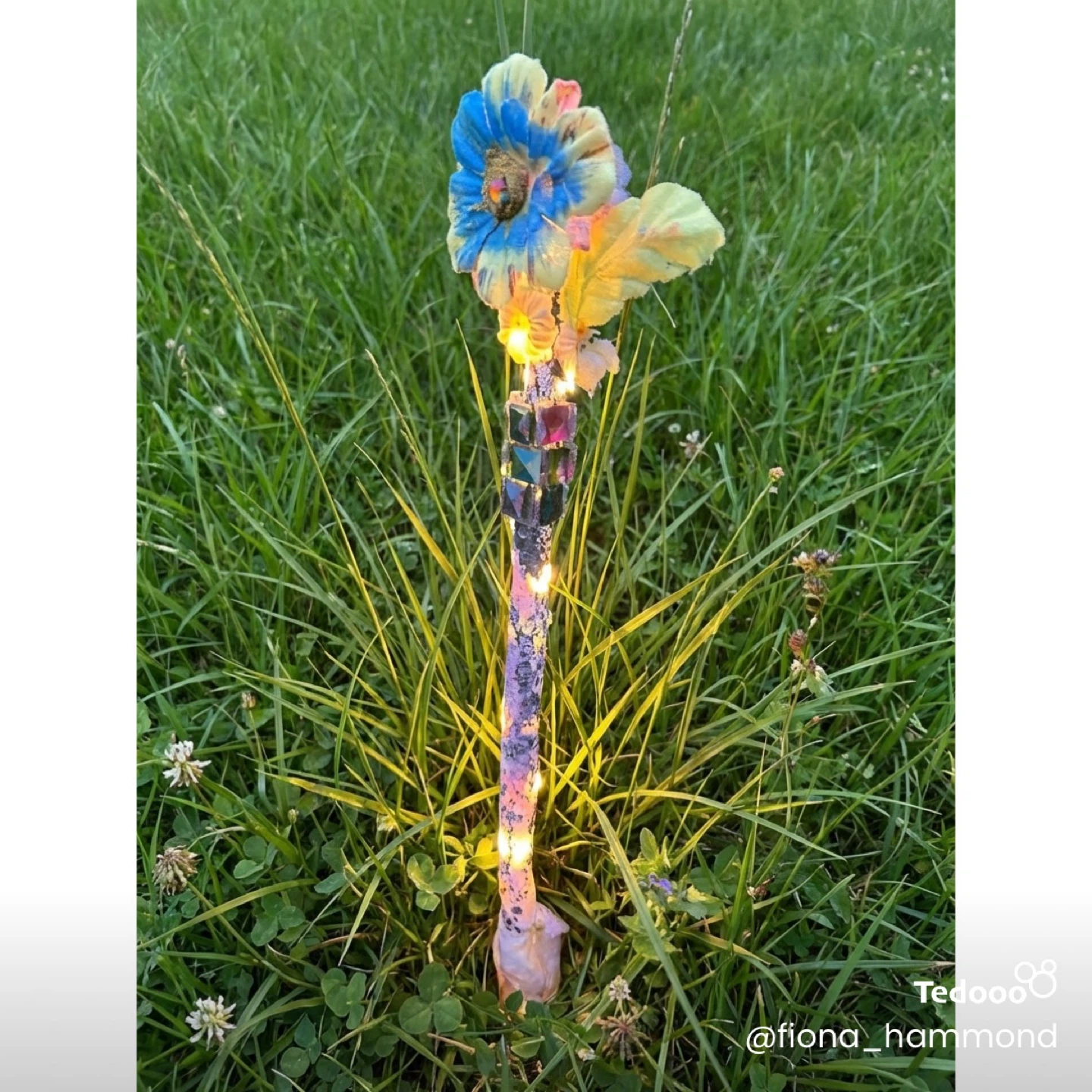 Handmade Floral Wand with Lights - photo 3