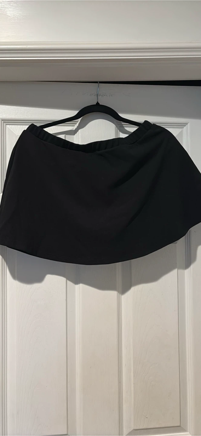 Black skirt  Skort size L - photo 2