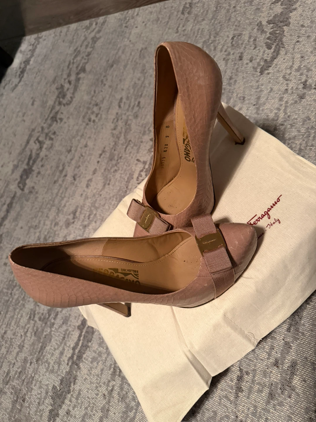 Women’s Ferragamo Platform Pumps (Size 9) - photo 5