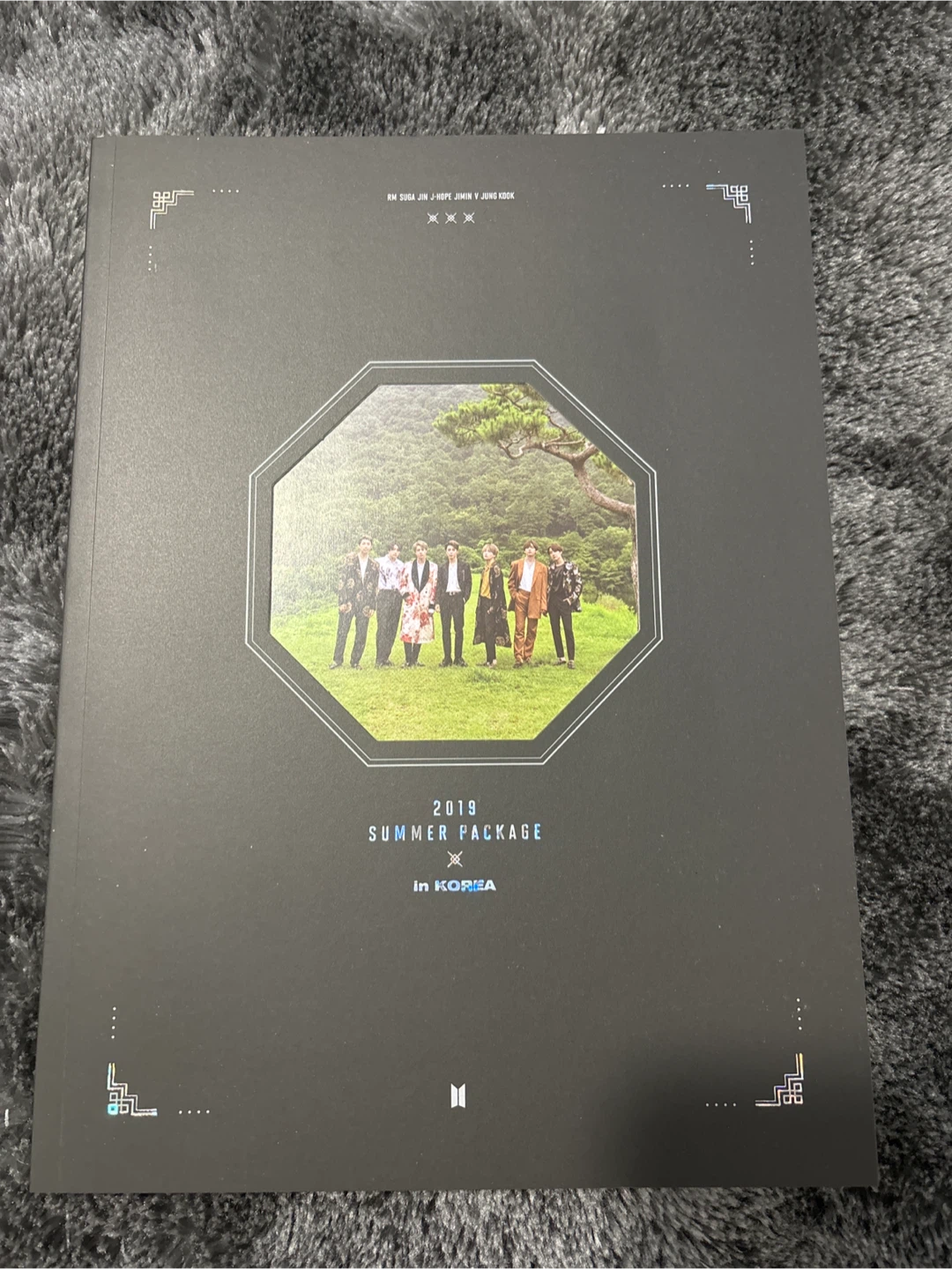 BTS 2019 Summer Package in Korea Photobook & DVD - photo 5