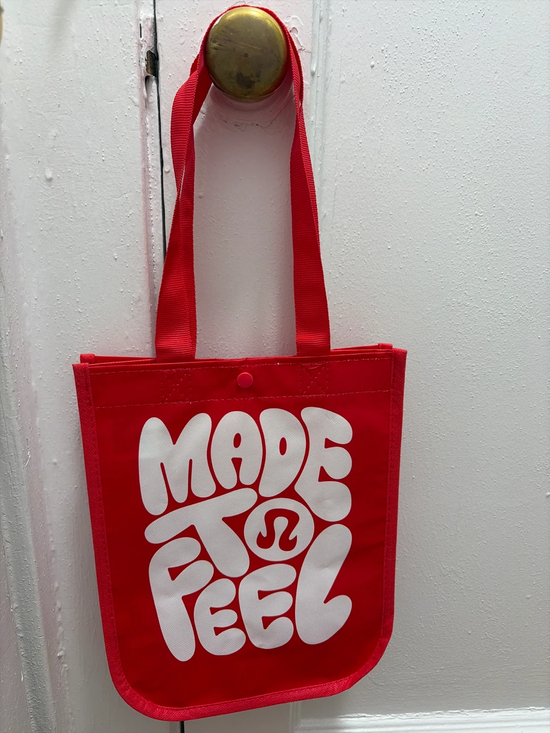 Lululemon Red "Made to Feel" Tote Bag - photo 2