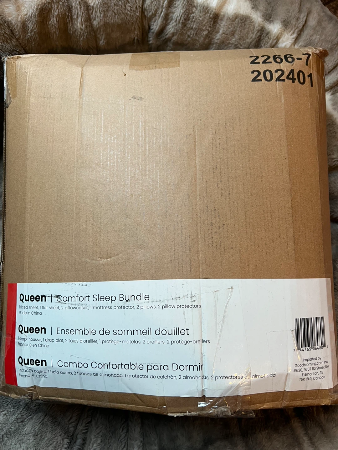 Queen Sleep Bundle - Sheet Set, Mattress Protector, Pillows - photo 2