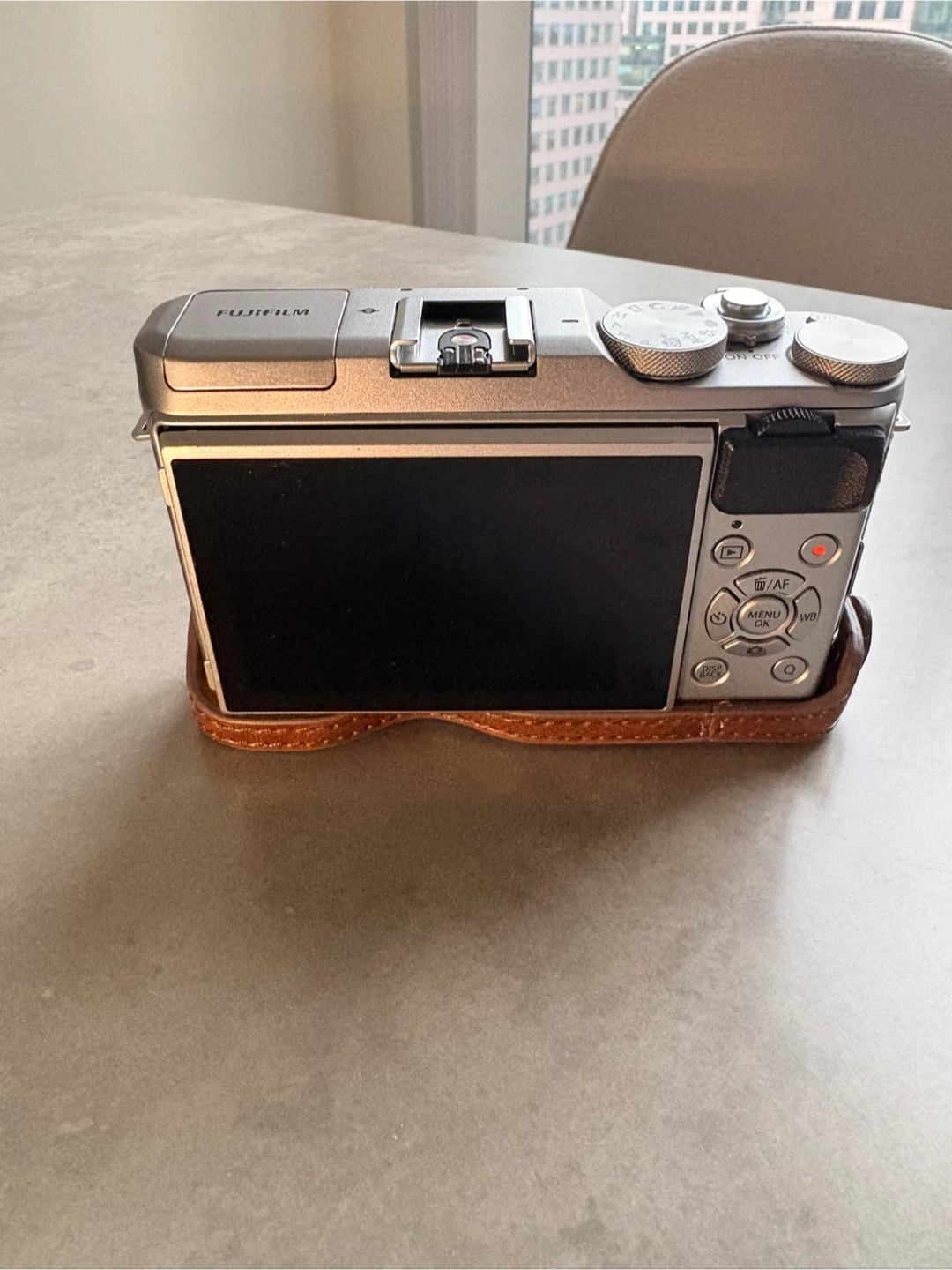 Fujifilm X-A5 24.2MP Mirrorless Camera Body + Leather Case - photo 4