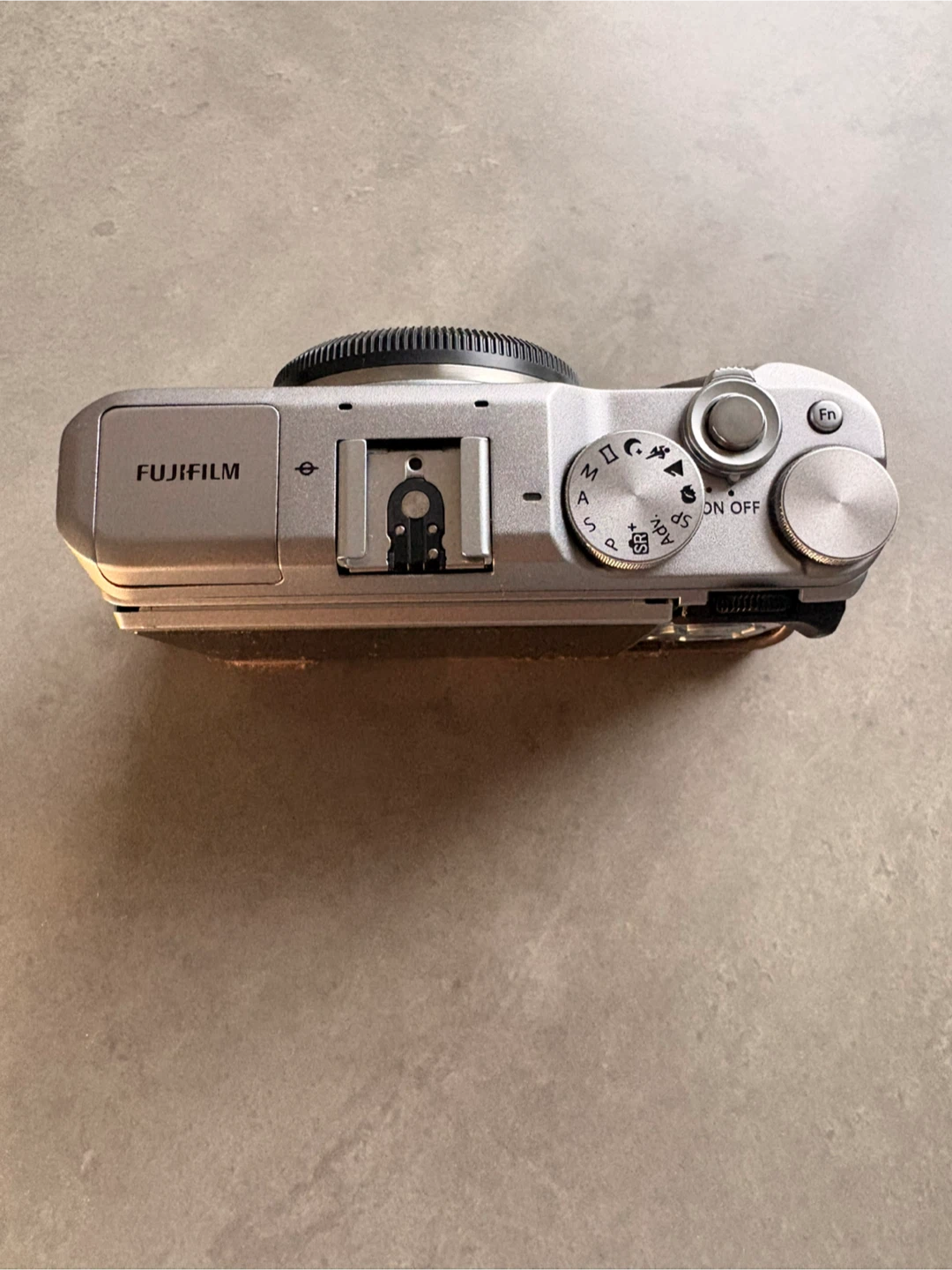 Fujifilm X-A5 24.2MP Mirrorless Camera Body + Leather Case - photo 5