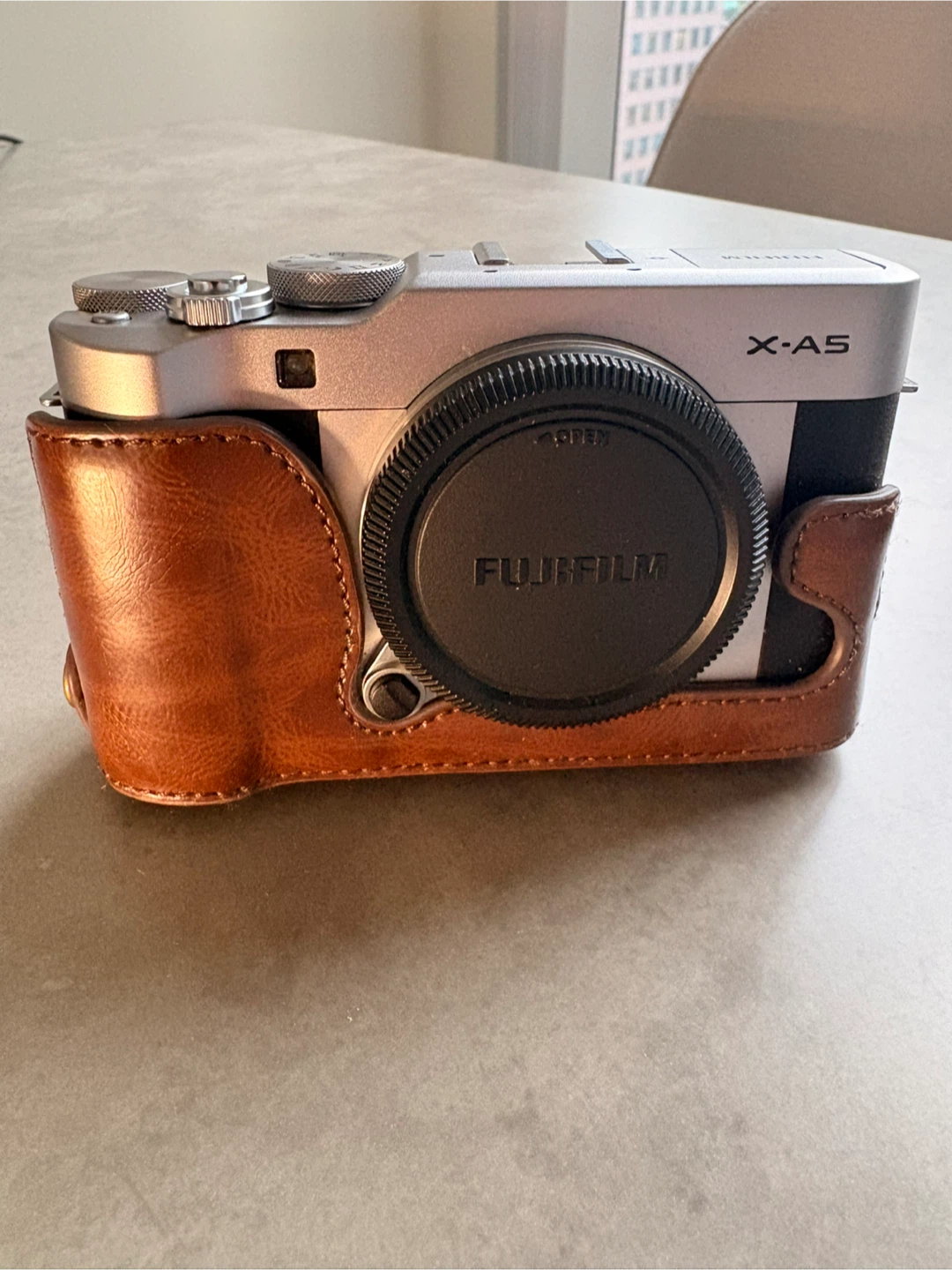 Fujifilm X-A5 24.2MP Mirrorless Camera Body + Leather Case - photo 3