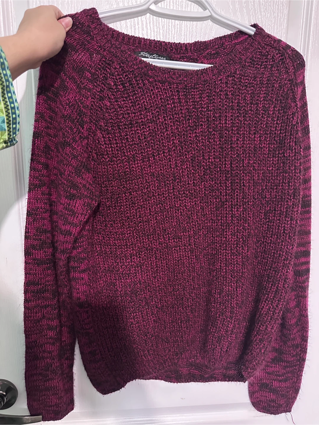 Pink/black Knit Sweater with elastic ends.
