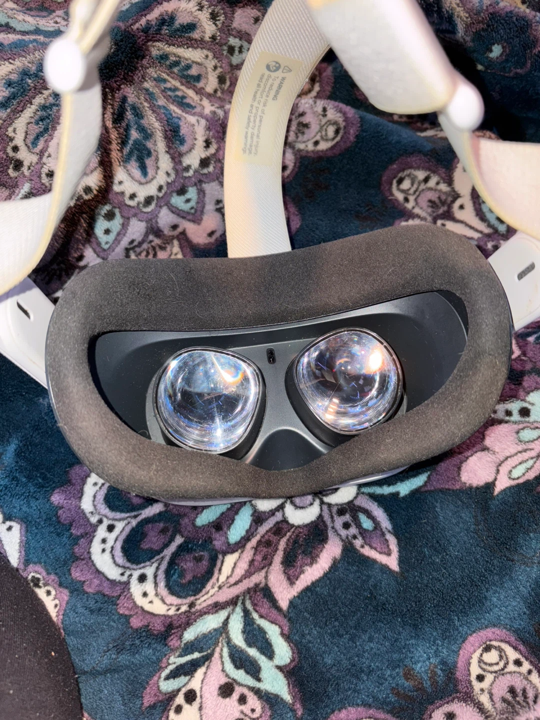 Meta Quest 2 VR Headset with Controllers - photo 4