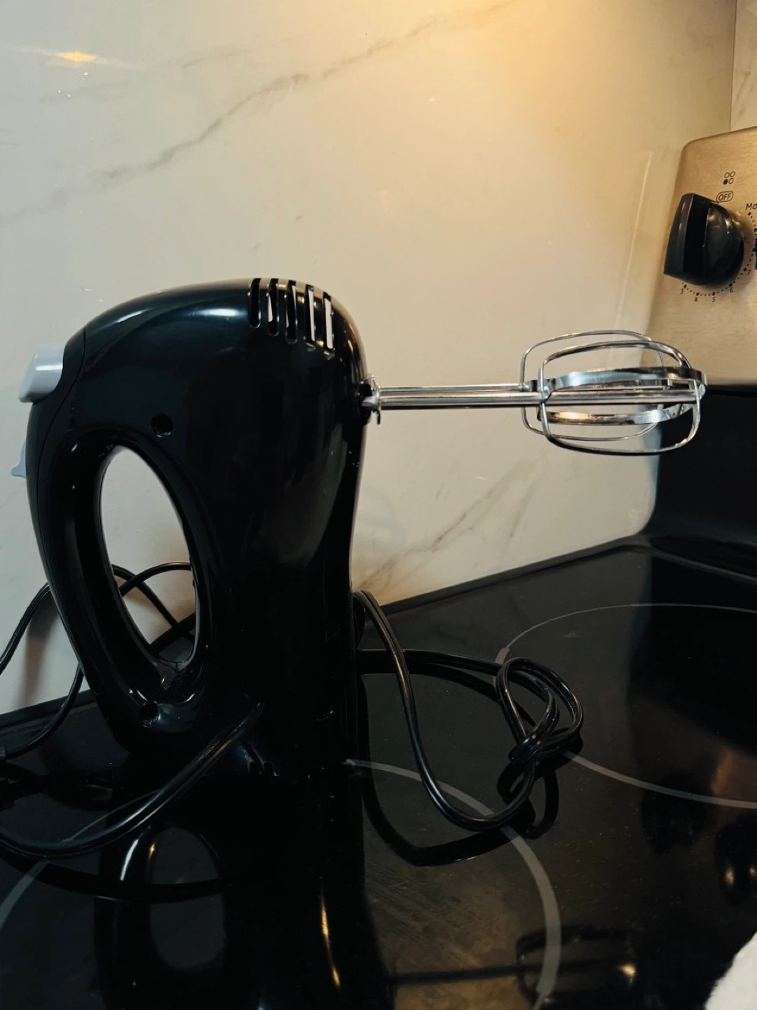 Black Hand Mixer with Beaters