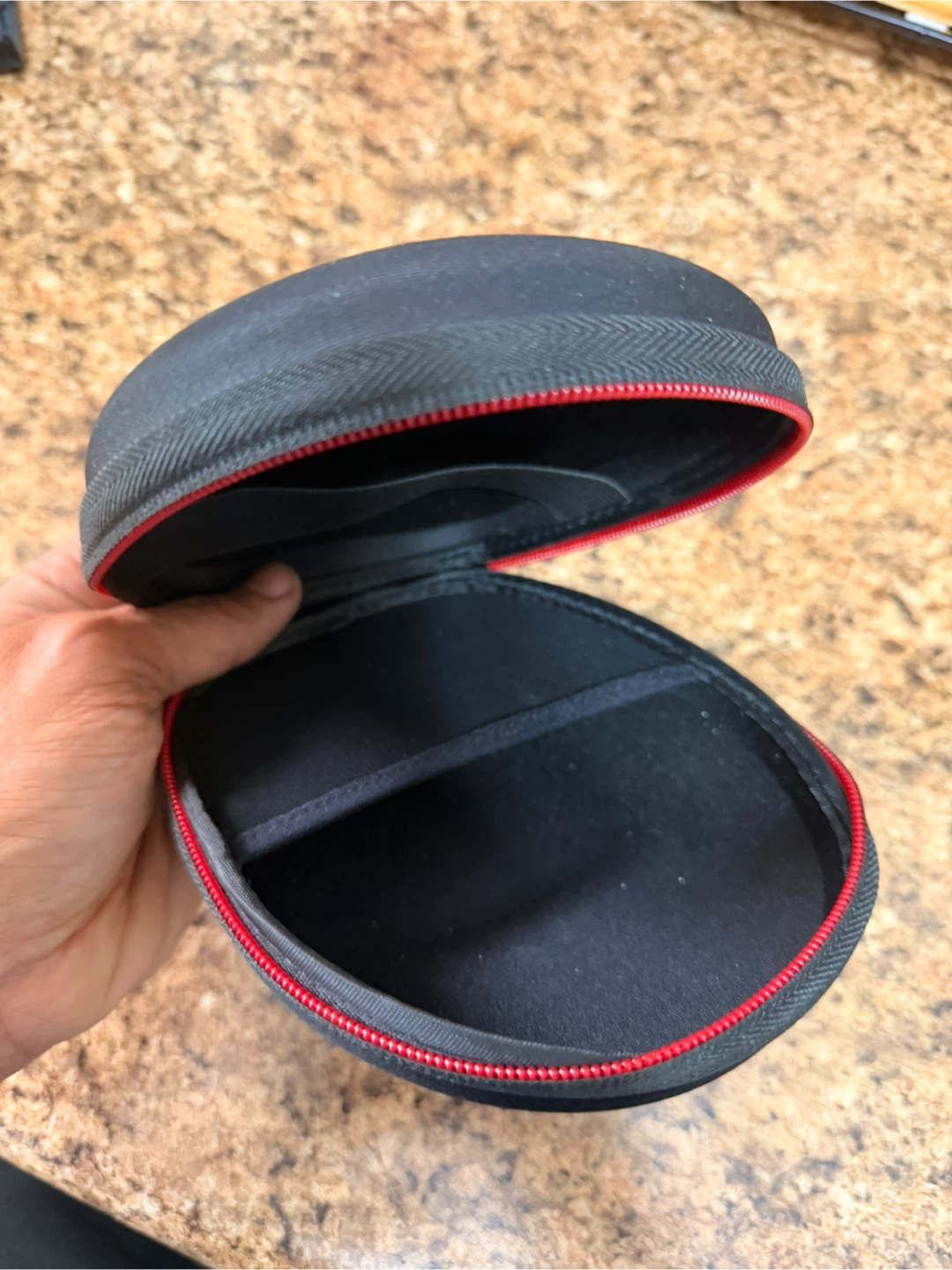 Beats by Dre Black Headphone Carrying Case - photo 2