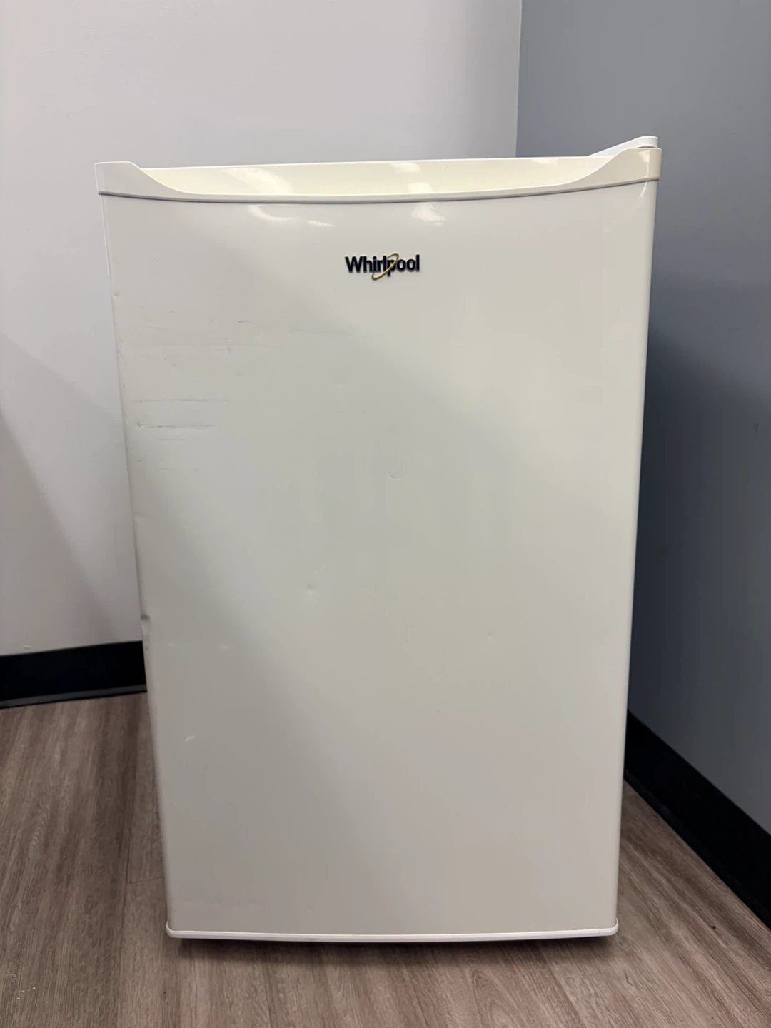 Whirlpool White Mini Fridge - photo 2