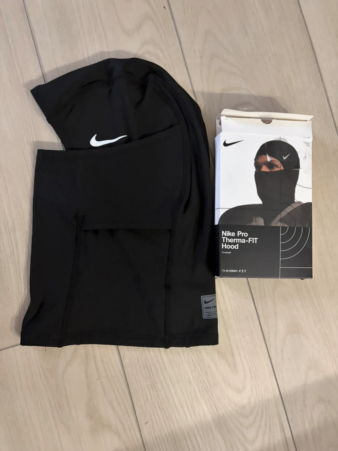 Nike Pro Therma-FIT Hood