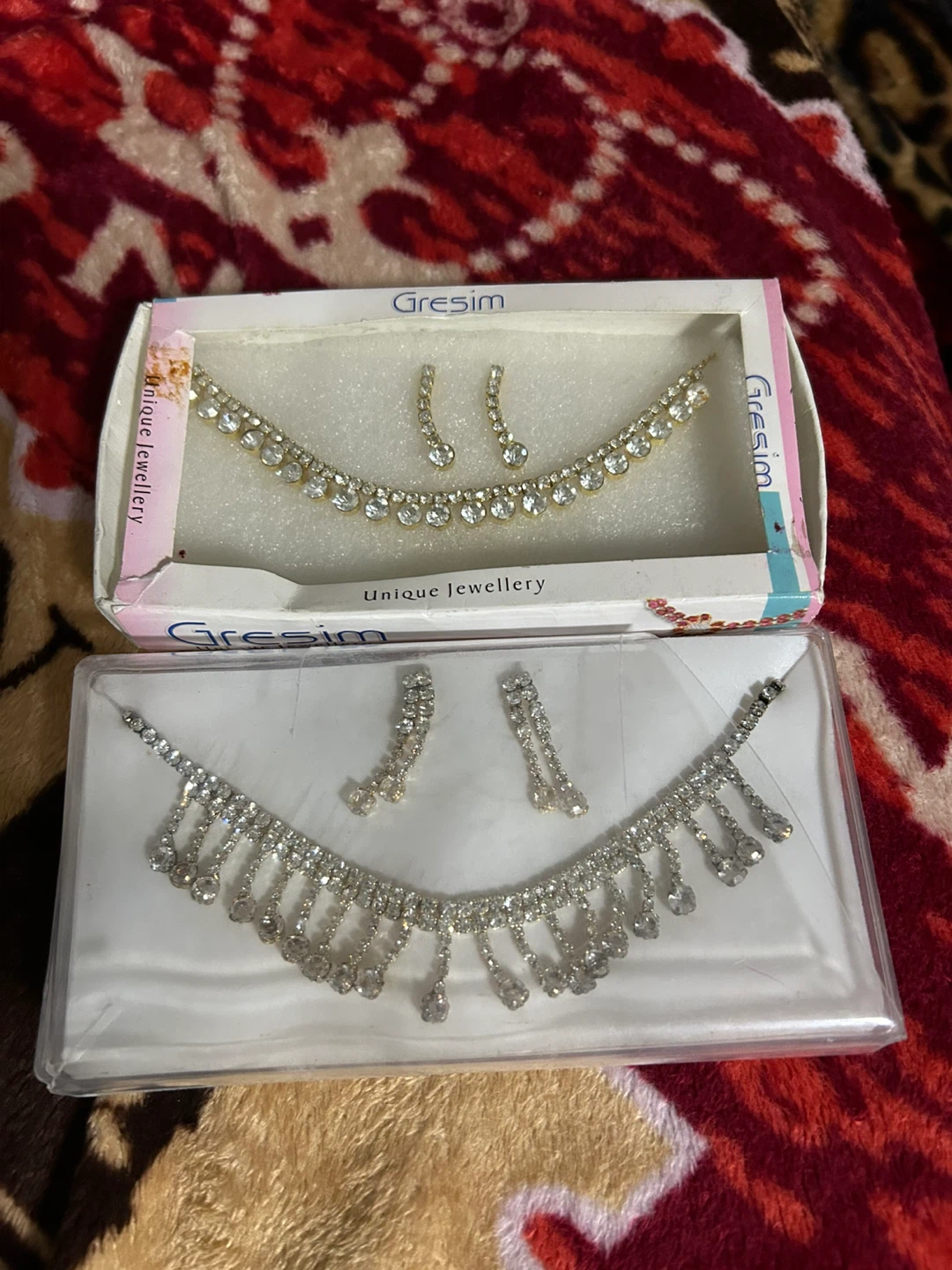 Gresim Unique Jewellery Set - Necklace and Earrings
