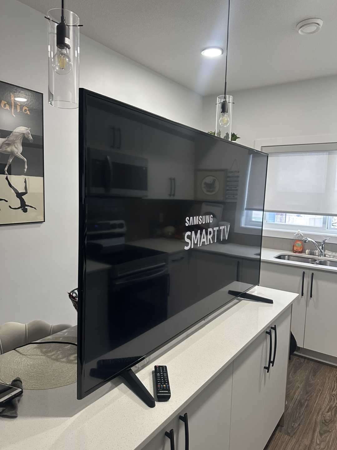 65-Inch Samsung UHD 4K Smart TV – New Condition - photo 4