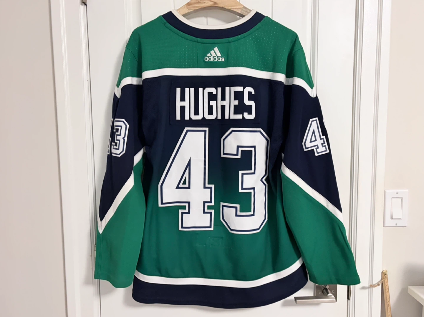Authentic Adidas Canucks Hughes Retro 1.0 Sprite Jersey 52 Large