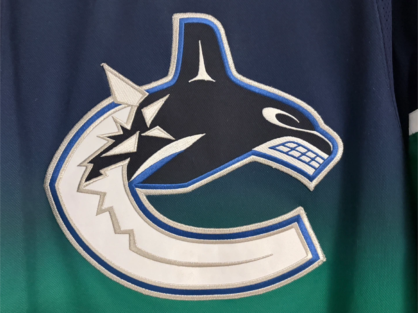 Authentic Adidas Canucks Hughes Retro 1.0 Sprite Jersey 52 Large - photo 5