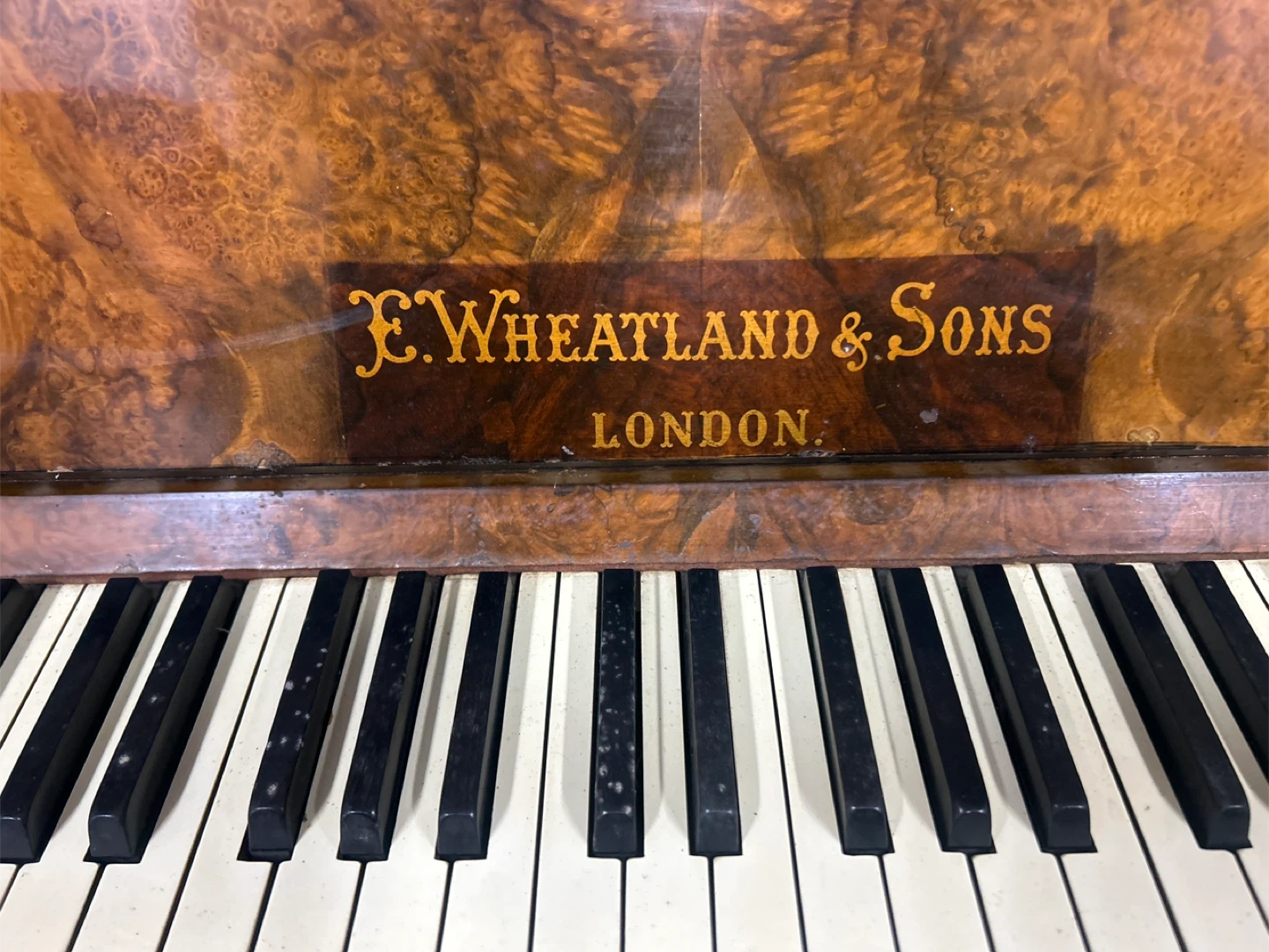 E. Wheatland & Sons London Upright Piano - photo 2