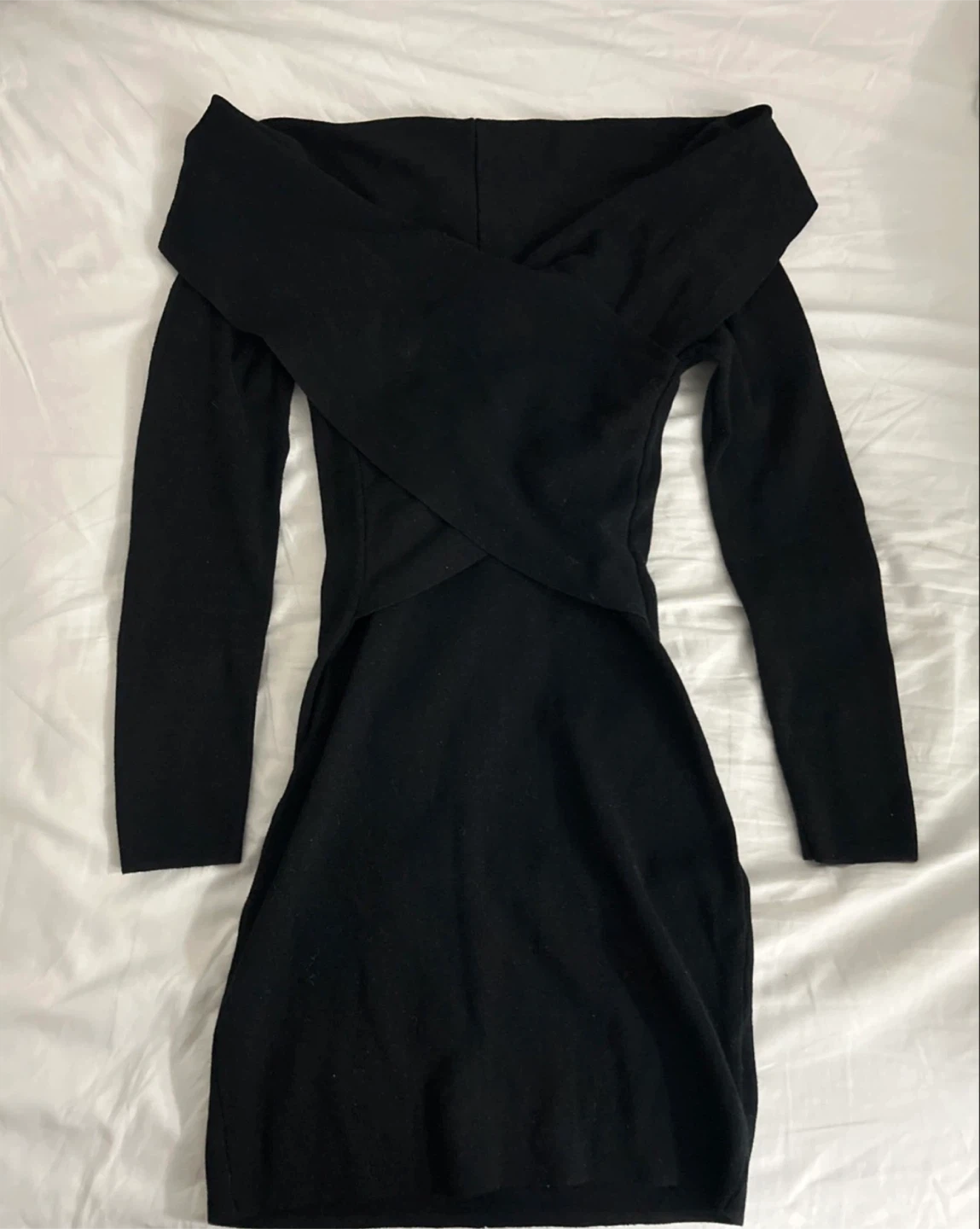 Black Off-the-Shoulder Long Sleeve Dress