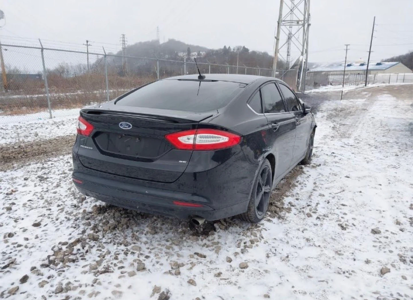 Black Ford Fusion SE Sedan - photo 3