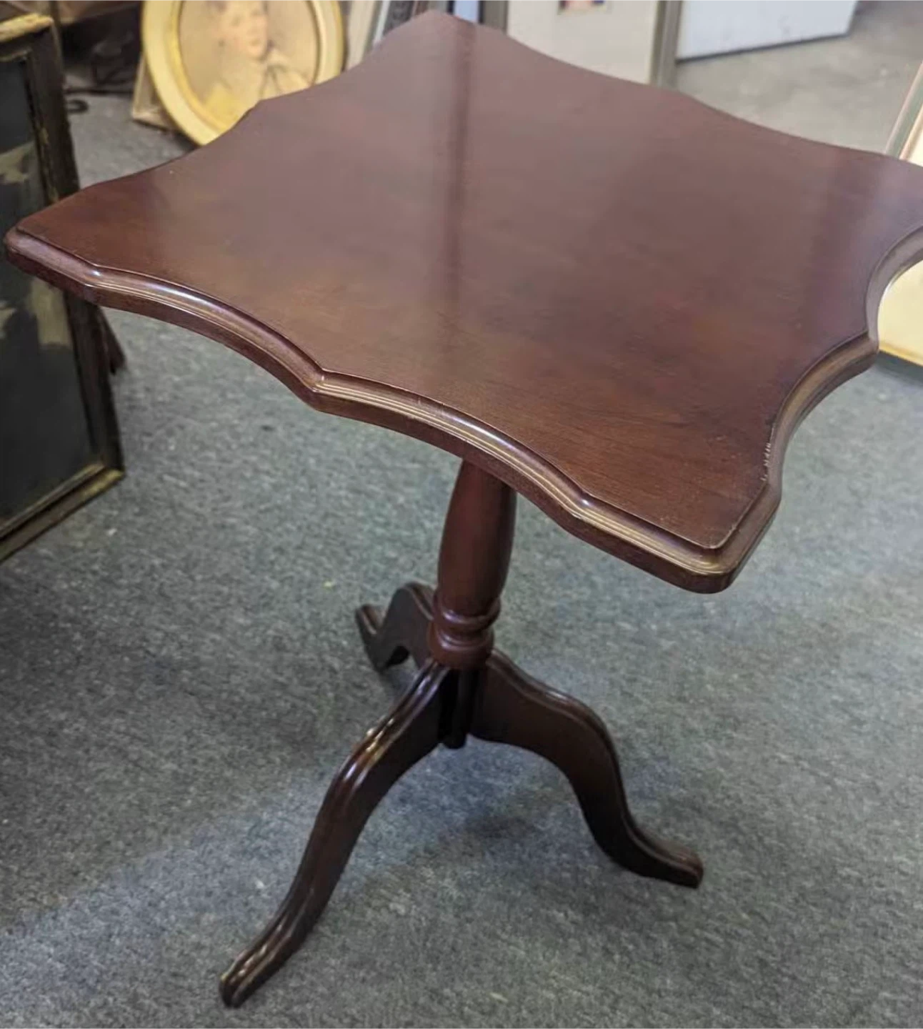 The Bombay Company Pedestal Accent Table - photo 2