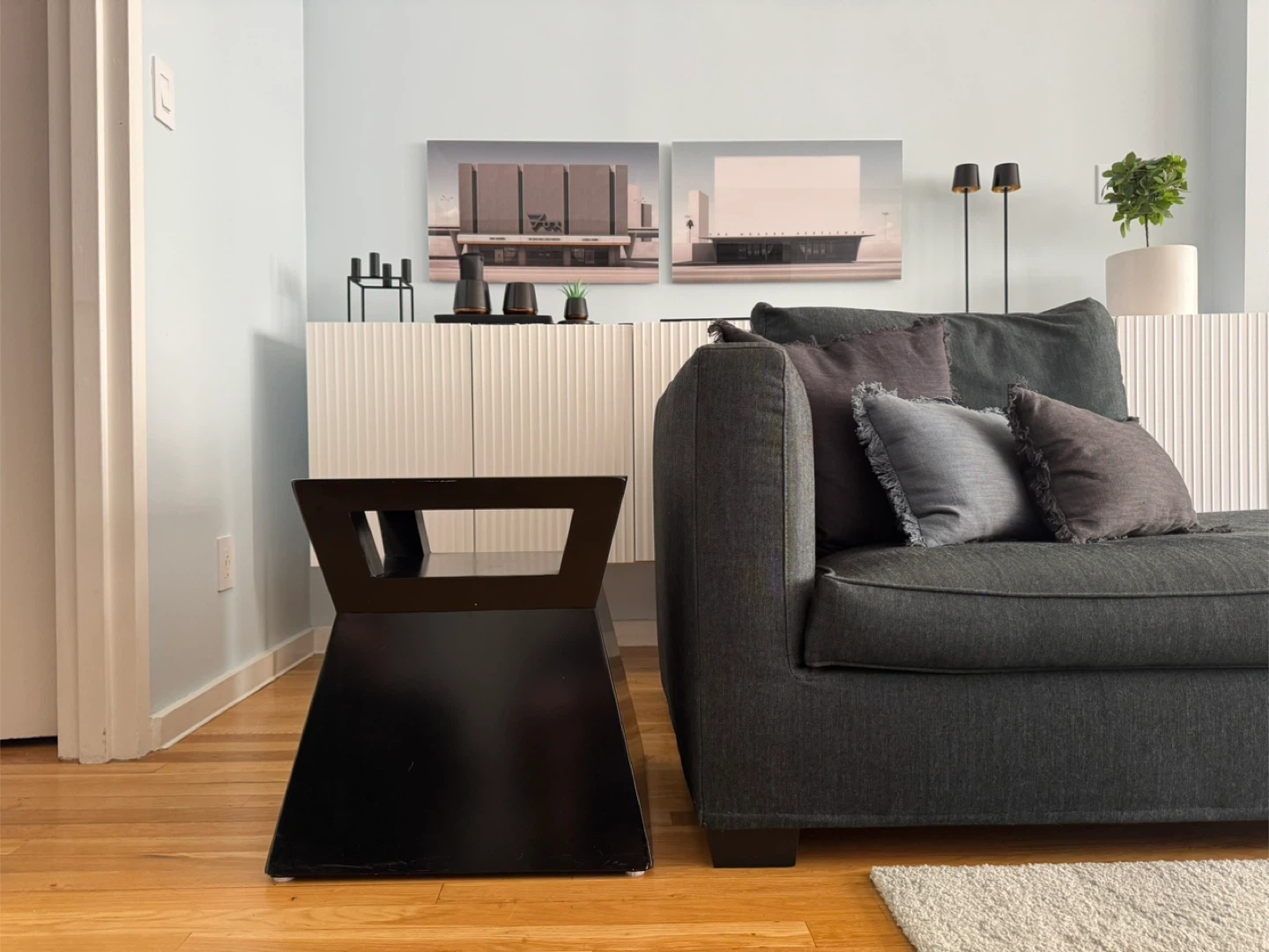 Pair of Black Side Tables - photo 4