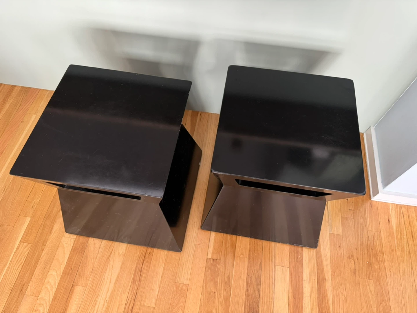 Pair of Black Side Tables - photo 2