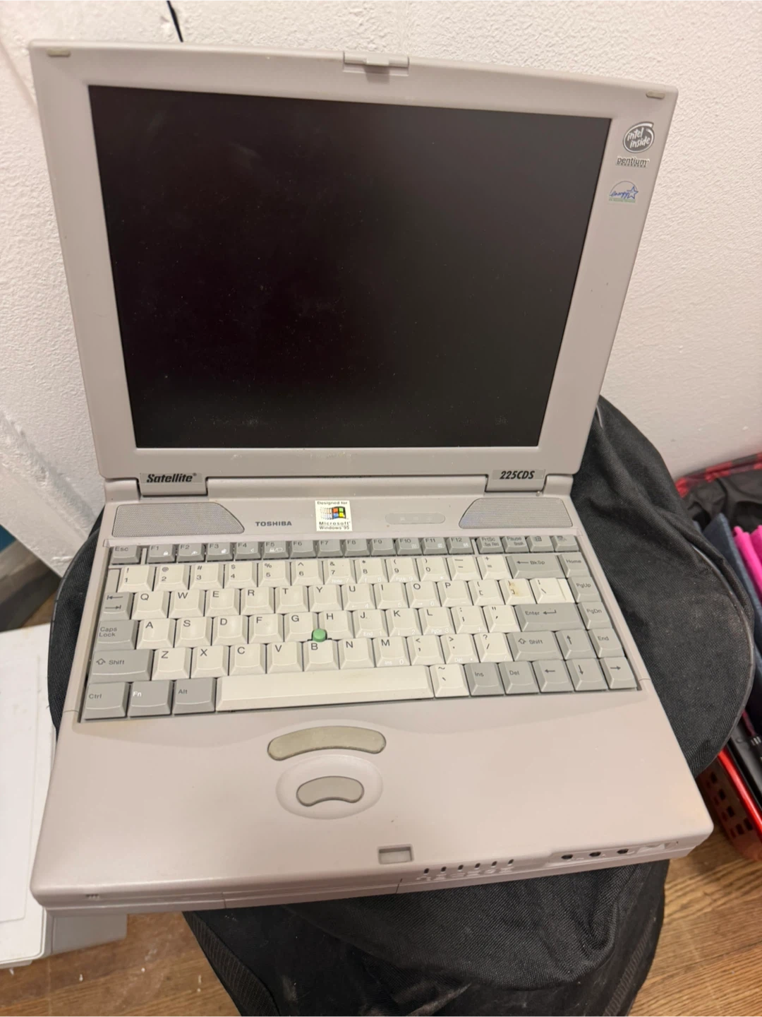 Toshiba Satellite 225CDS Laptop - photo 2