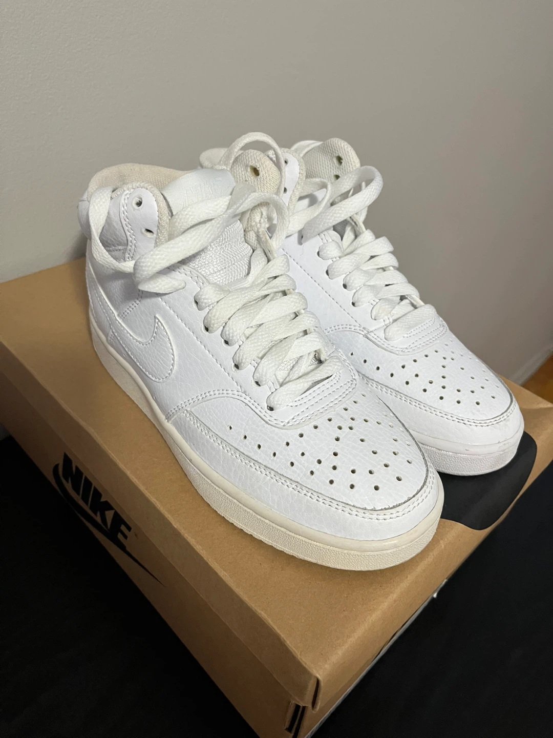 Nike W Air Jordan 1 Zoom Air CMFT Mid Top Sneakers - photo 2