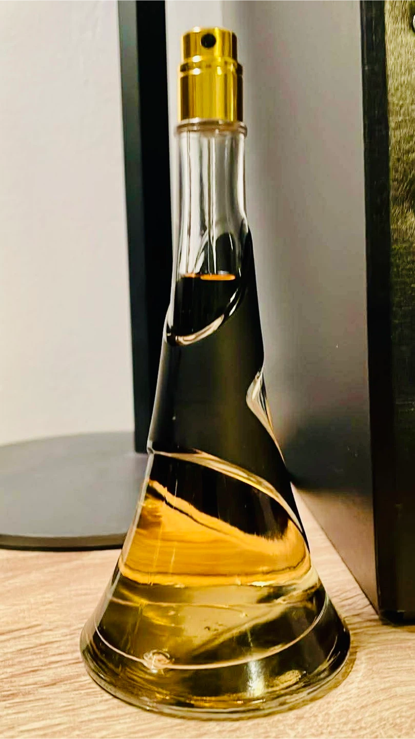 Rihanna Reb’l Fleur Eau de Parfum