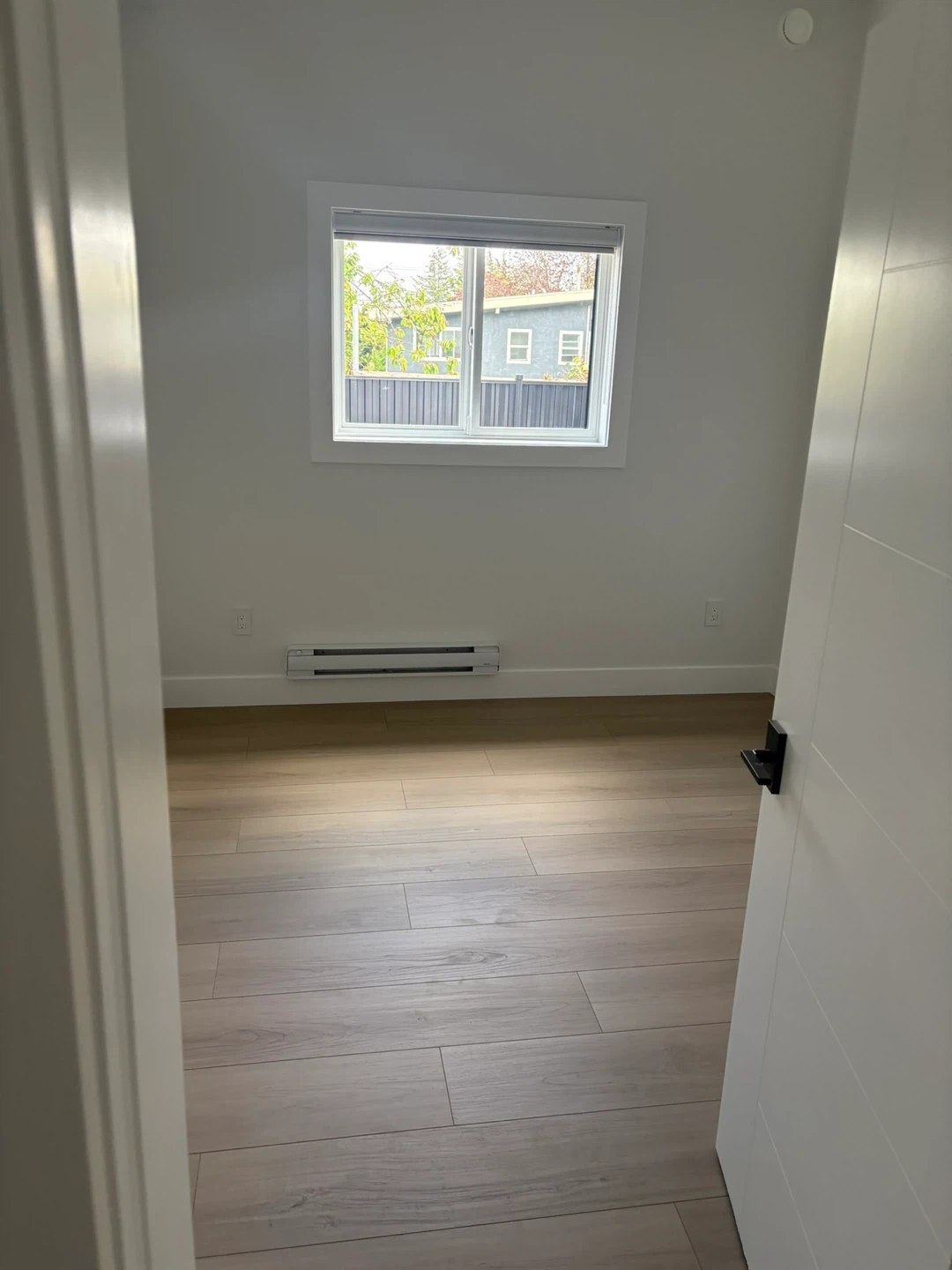 2 bedroom and 1 bathroom basement for rent - photo 3