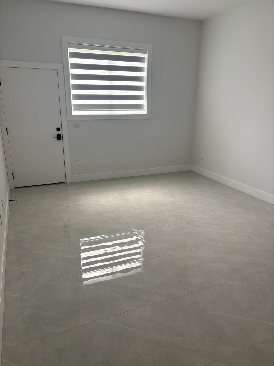 2 bedroom and 1 bathroom basement for rent - photo 2