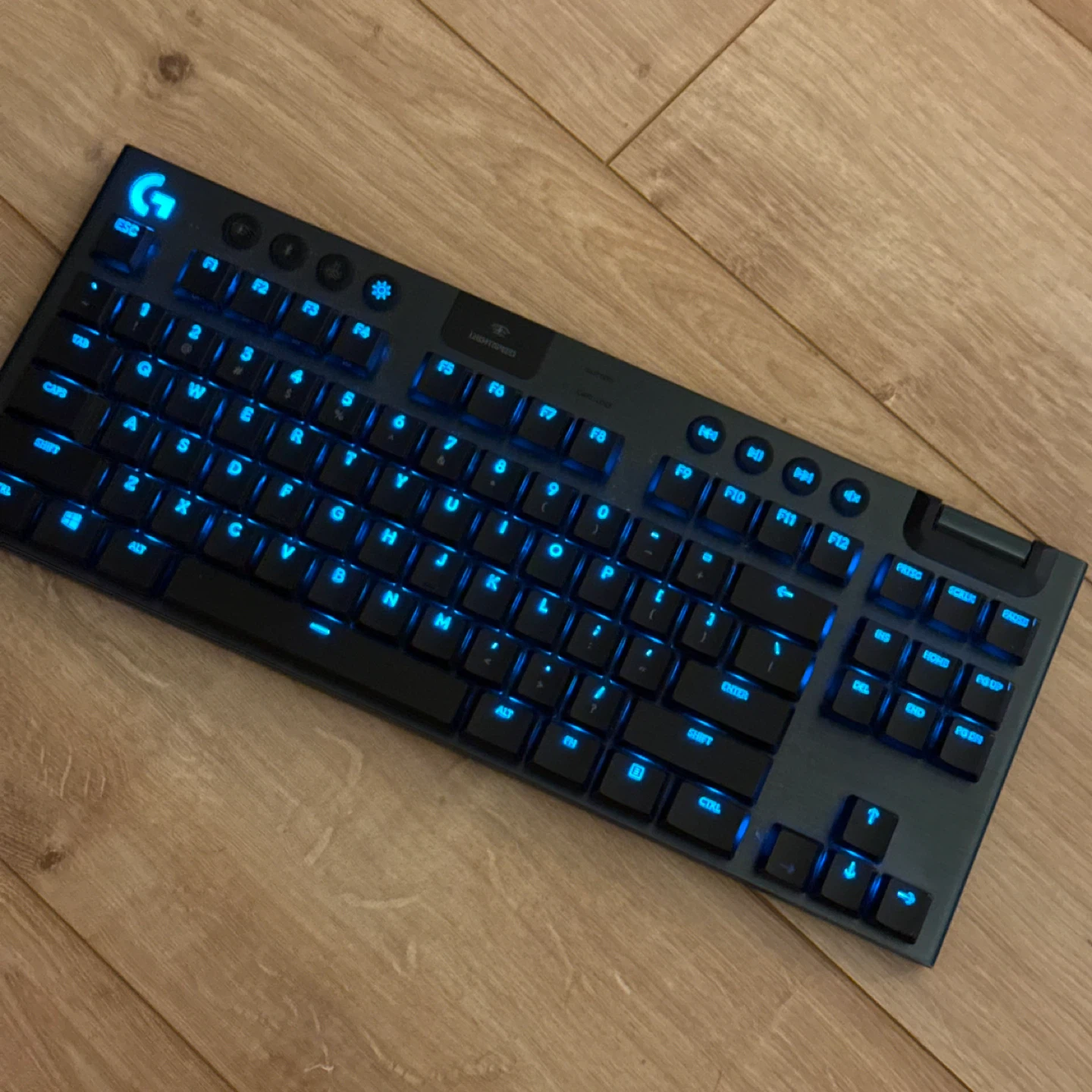 Logitech G915 TKL Lightspeed Gaming Keyboard – Mechanical RGB