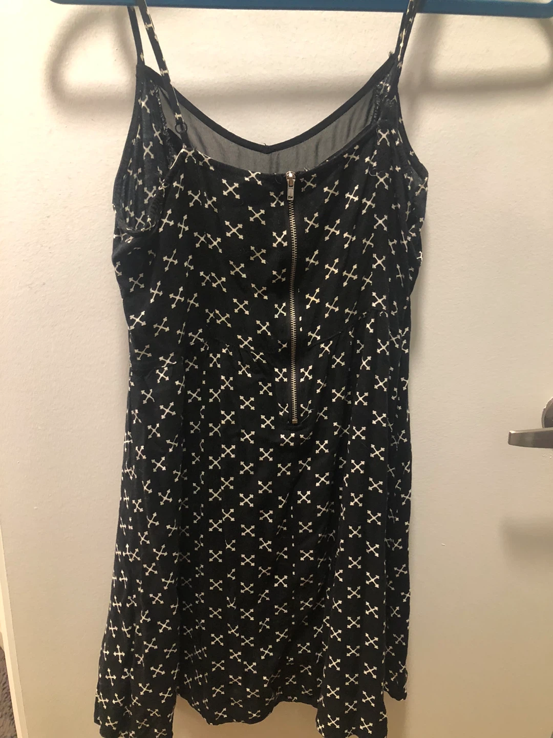 Black dress with white x pattern - photo 3