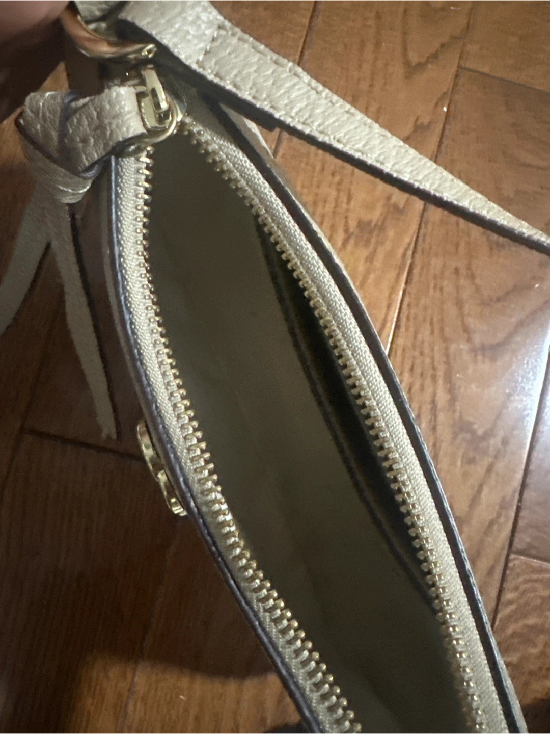 Gucci Monogram Shoulder Bag - photo 3