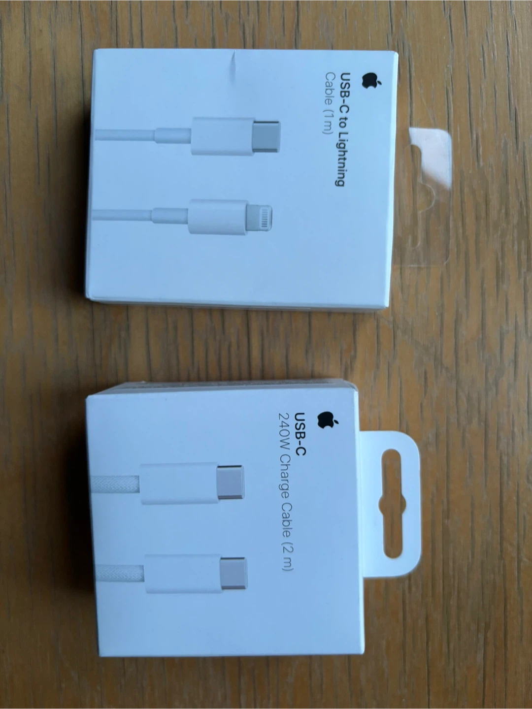 Apple USB-C to Lightning Cable and type c to type c