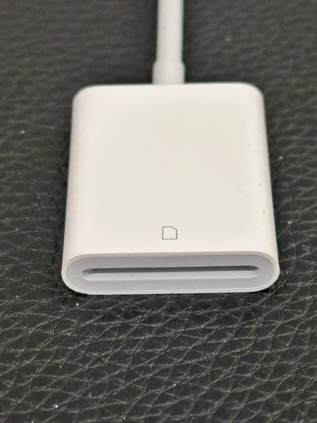 SD card adapter to Lightning cable - photo 2