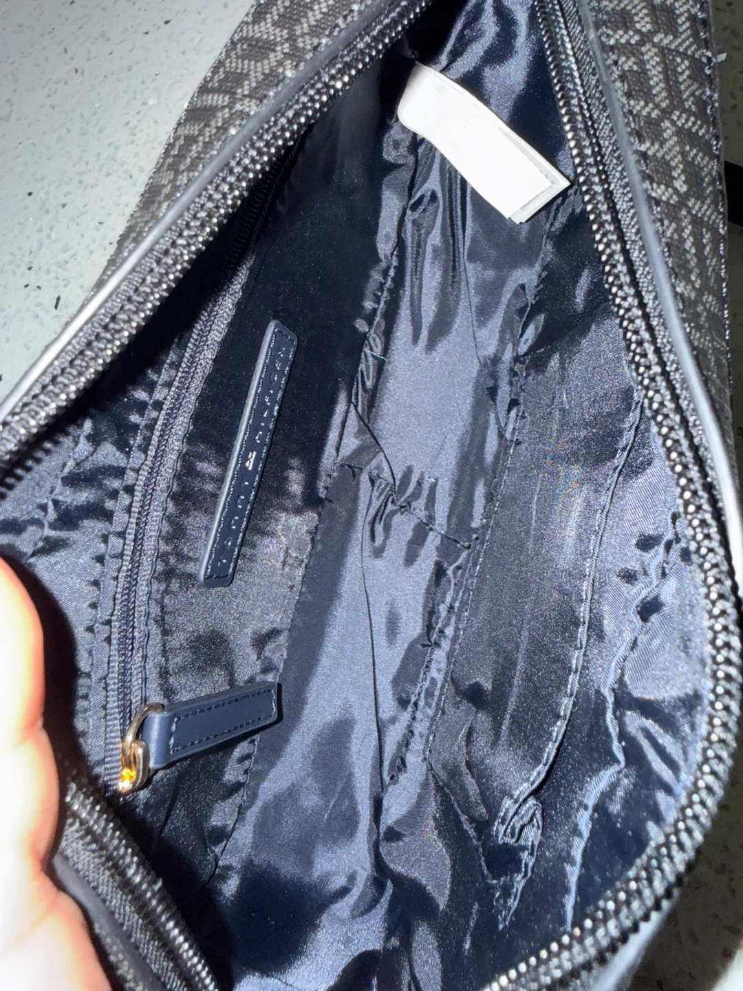 Tommy Hilfiger Crossbody Bag - photo 4