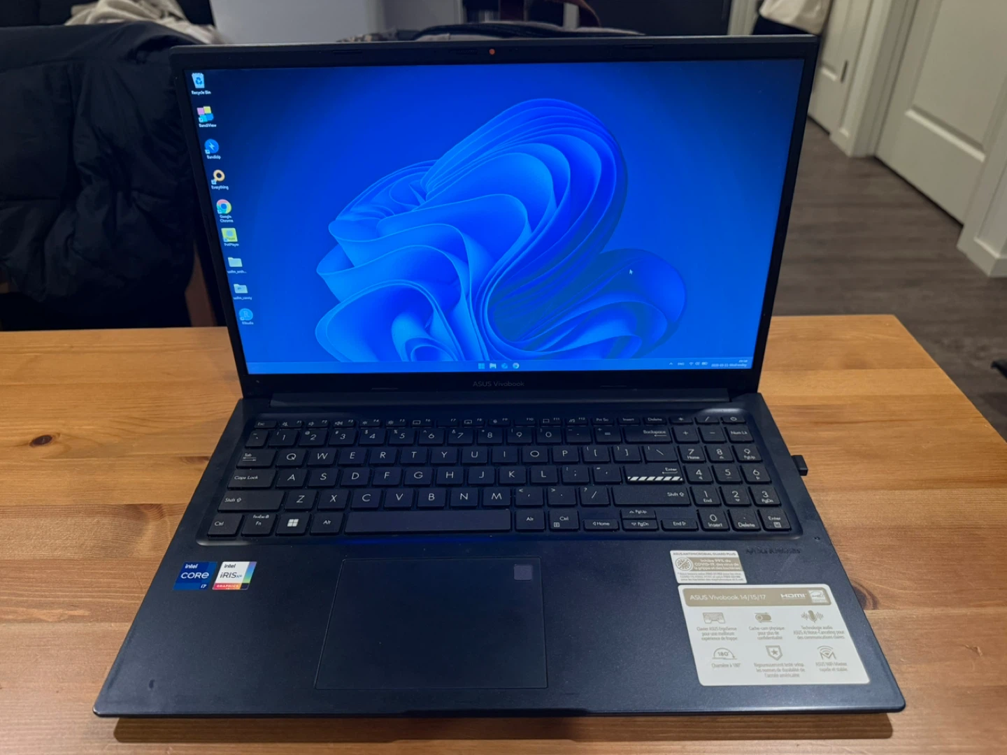 ASUS Vivobook 15inch Intel i7, 16GB RAM, 1TB SSD, mouse, bag