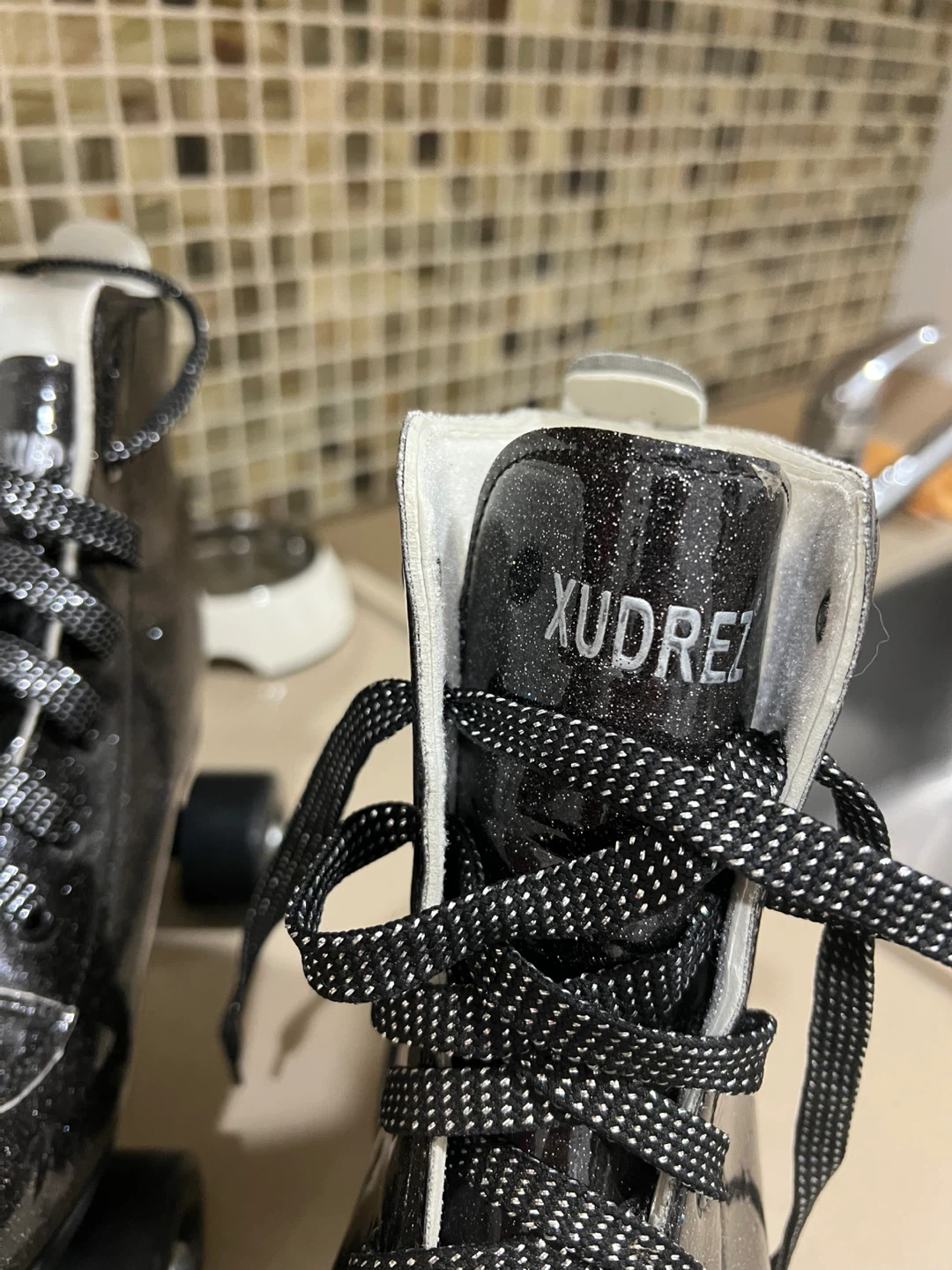 Xudrez Glitter Quad Roller Skates - Black